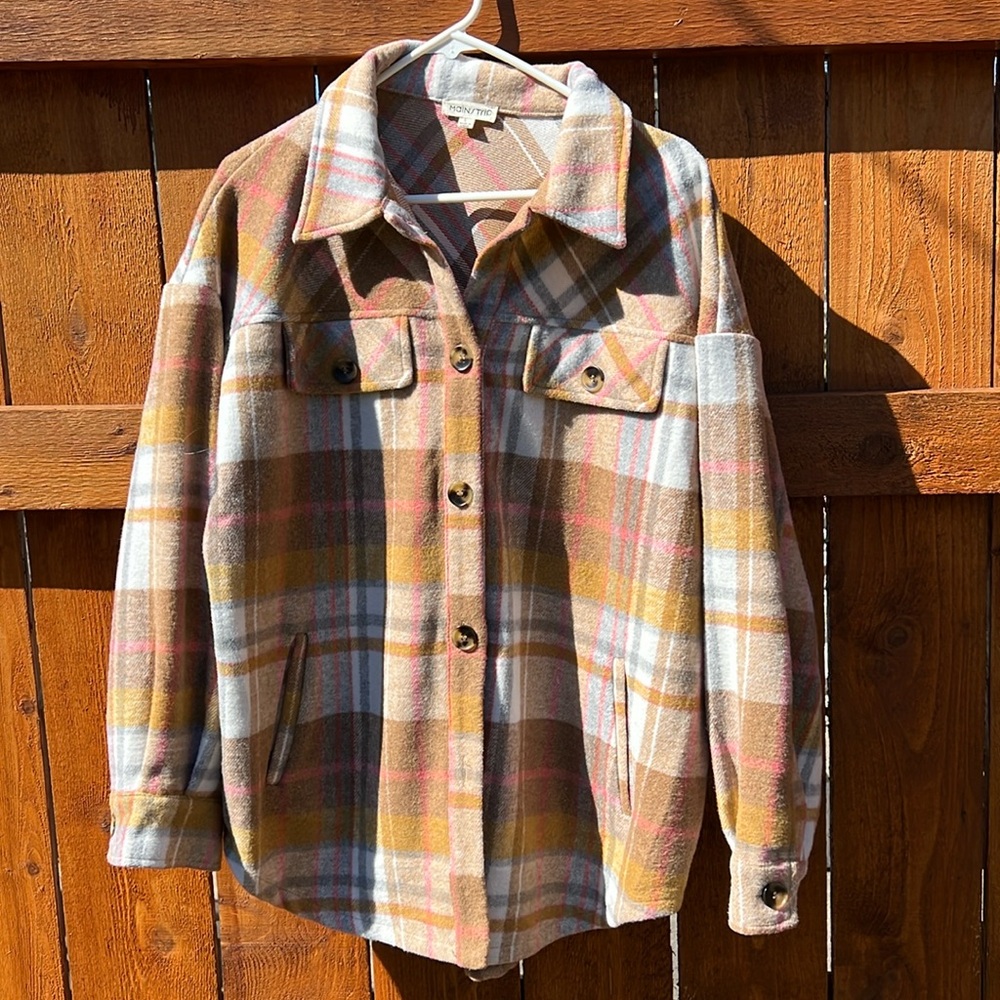 NWOT plaid cozy Shirt Jacket. Main Strip. L